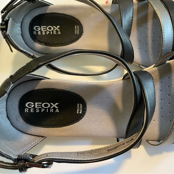 NWOT - Geox - Respira Cross Strap Sandals - Size: 9.5 - Picture 5 of 8